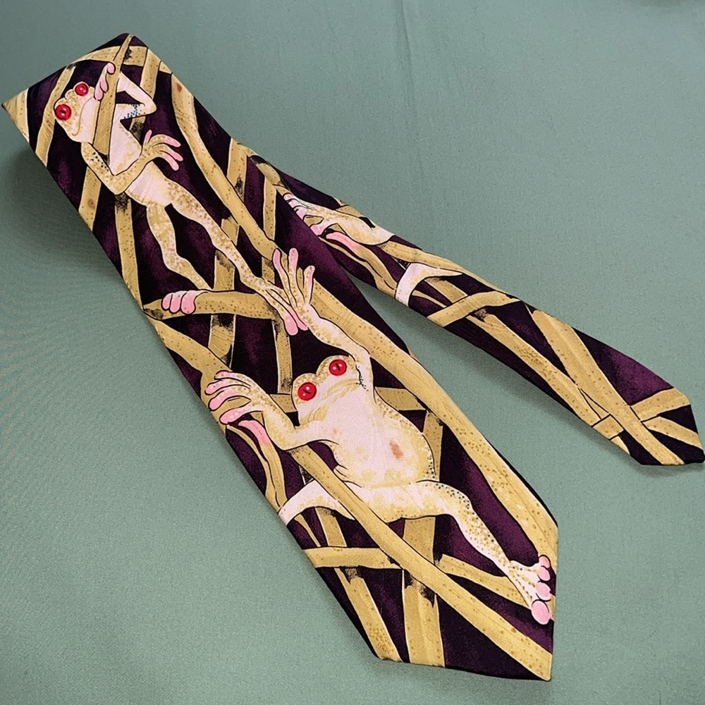 100% Silk Vintage Gallery Collection by Christina Desireé, Amazon Tree Frog Tie - Picture 2 of 7